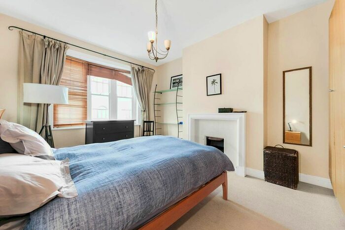2 Bedroom Flat To Rent In Fulham Road, Parsons Green, London, SW6