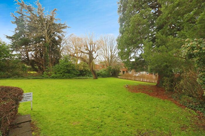 1 Bedroom Flat For Sale In Milton Road, Harpenden, AL5