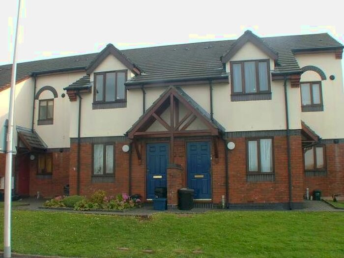 2 Bedroom Flat To Rent In Burgess Meadows, Johnstown, Carmarthen SA31