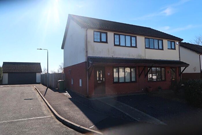 3 Bedroom Semi-Detached House For Sale In Willow Park, Croespenmaen, NP11