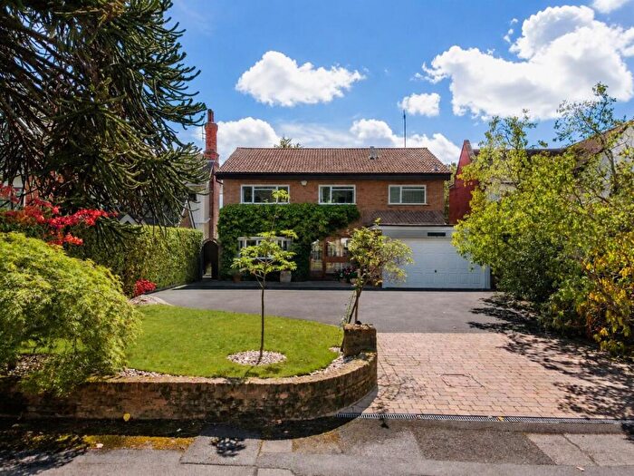 5 Bedroom Detached House For Sale In Alderbrook Road, Solihull, B91
