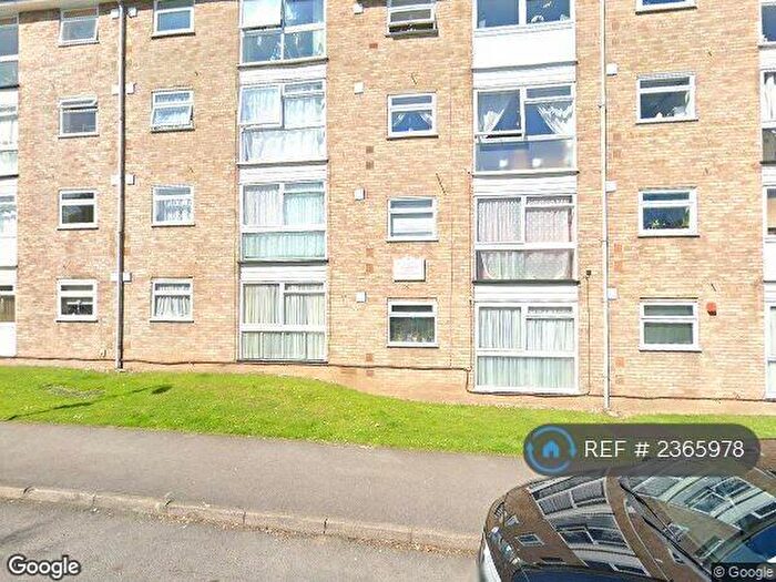 2 Bedroom Flat To Rent In Holdbrook Way, Romford, RM3