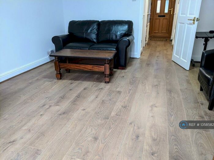 3 Bedroom Semi-Detached House To Rent In Fulmer Road, London, E16