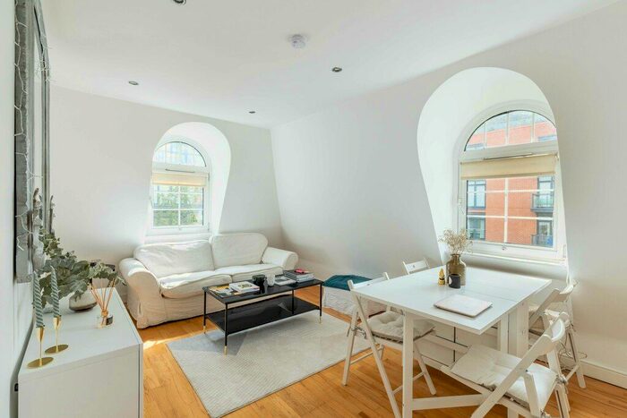 3 Bedroom Flat To Rent In Ebury Bridge Road, Pimlico, SW1W