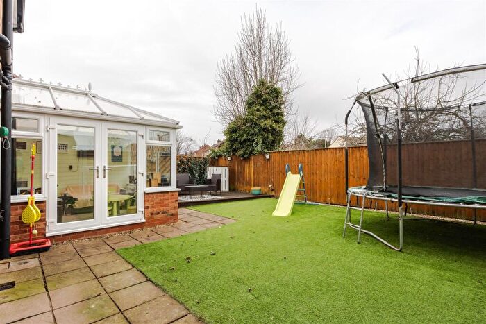 4 Bedroom Detached House For Sale In Old School Close, Brigg, DN20