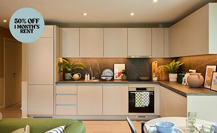 3 Bedroom Apartment To Rent In Candleriggs, Trongate, Glasgow, G1