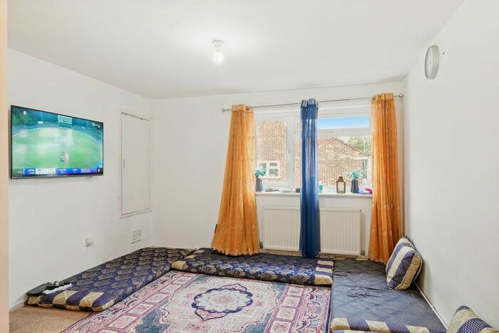 1 Bedroom Maisonette To Rent In Rankin Close, London, NW9