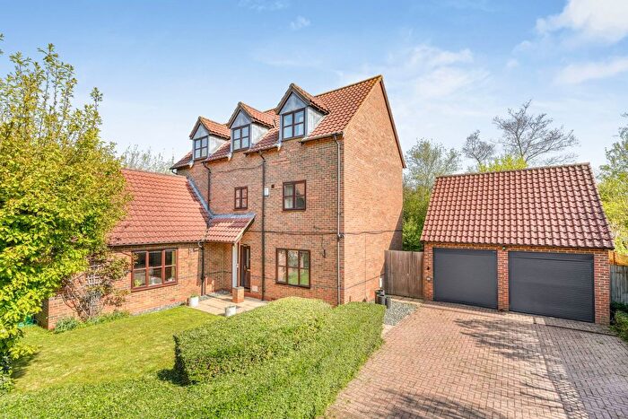 5 Bedroom Detached House For Sale In Hansen Croft, Shenley Lodge, Milton Keynes, MK5