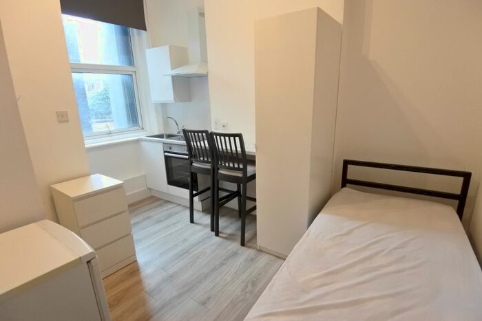 Studio To Rent In Kilburn High Road, Kilburn NW6