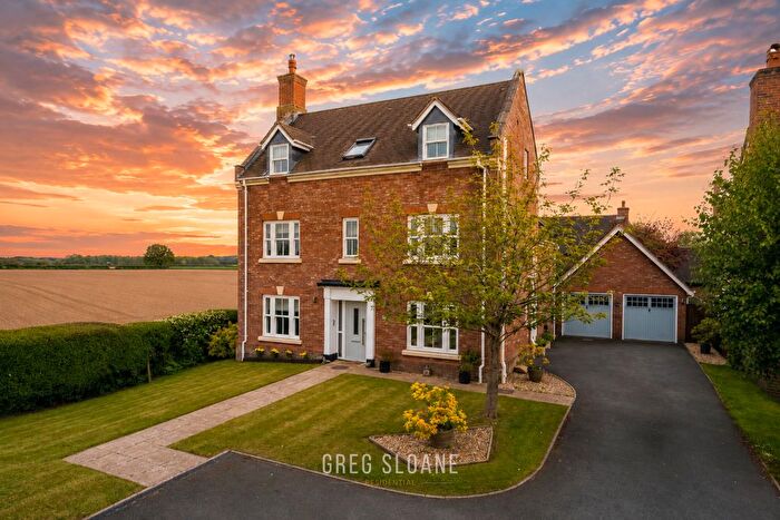 5 Bedroom Detached House For Sale In Loveridge Drive, Baschurch, SY4