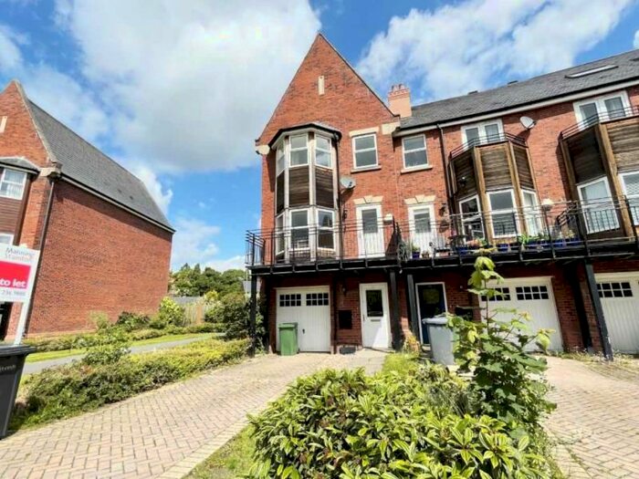 4 Bedroom Town House To Rent In Huntington Crescent, Far Headingley, Leeds, LS16