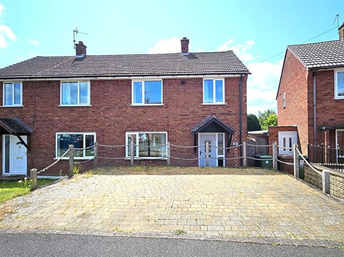 3 Bedroom Semi-Detached House For Sale In Essex Close, Worcester, WR2