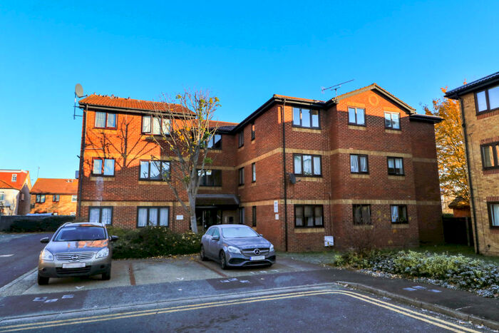 Studio To Rent In Toby Court, N9