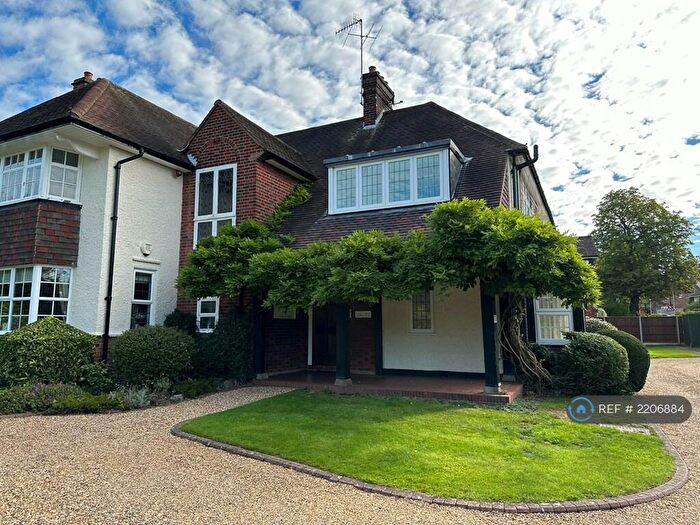 2 Bedroom Maisonette To Rent In The Westways, Northwood, HA6