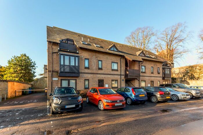 1 Bedroom Flat To Rent In Old Place Yard, Bicester, OX26