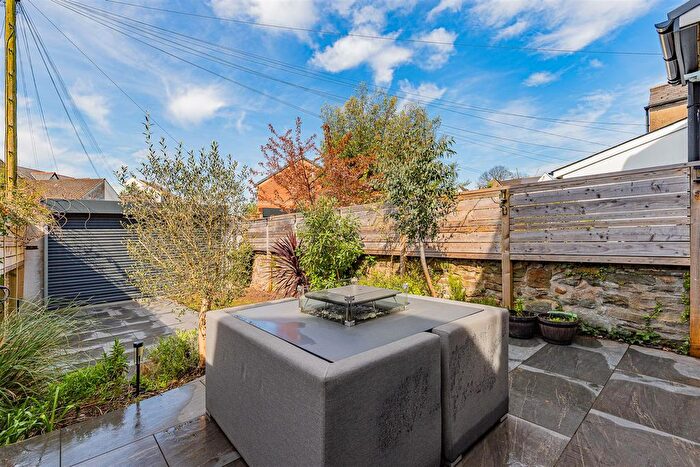 4 Bedroom Property For Sale In Rawden Place, Cardiff, CF11