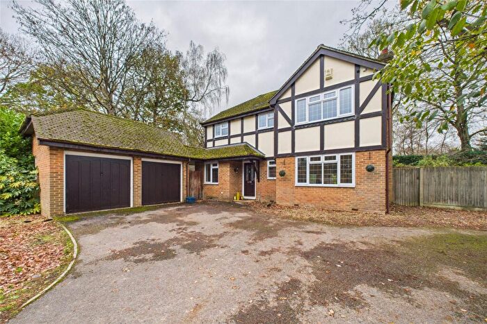 4 Bedroom Detached House To Rent In Howard Drive, Farnborough, Hampshire, GU14