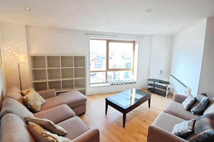 2 Bedroom Flat To Rent In Clarence House, The Boulevard, Leeds, West Yorkshire, LS10