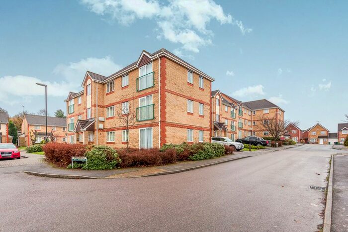 2 Bedroom Flat To Rent In Lyon Close, Maidenbower, Crawley, RH10