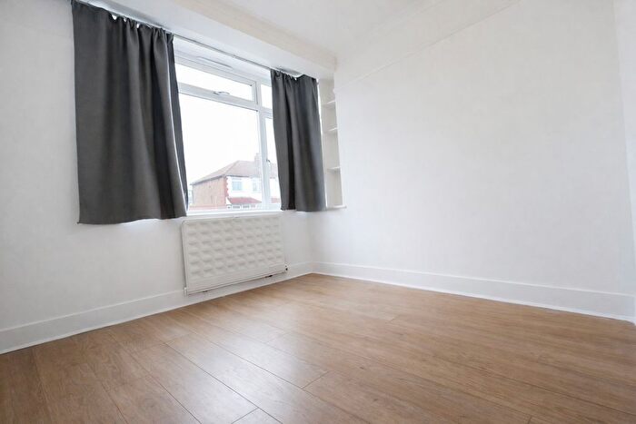 1 Bedroom Flat To Rent In Woodlands Road, London, N9