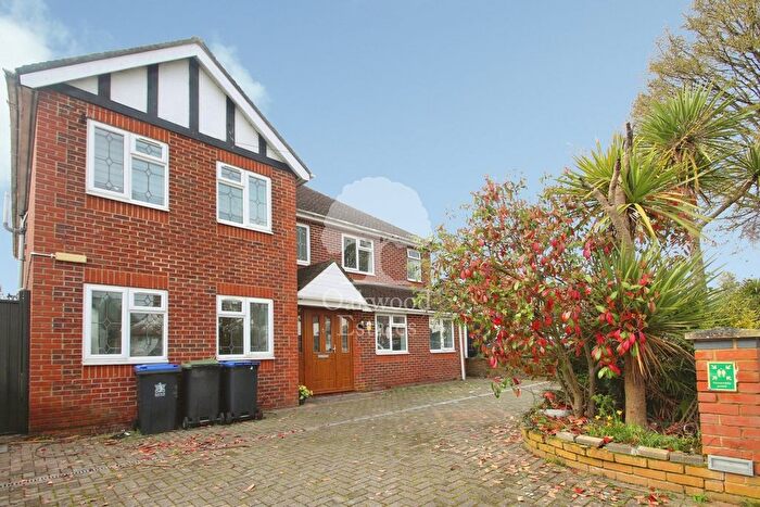 9 Bedroom Detached House To Rent In Somerset Way, Richings Park, SL0