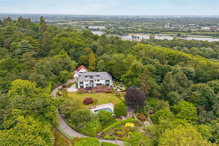 6 Bedroom Detached House For Sale In St. Anns Hill Road, Chertsey, KT16