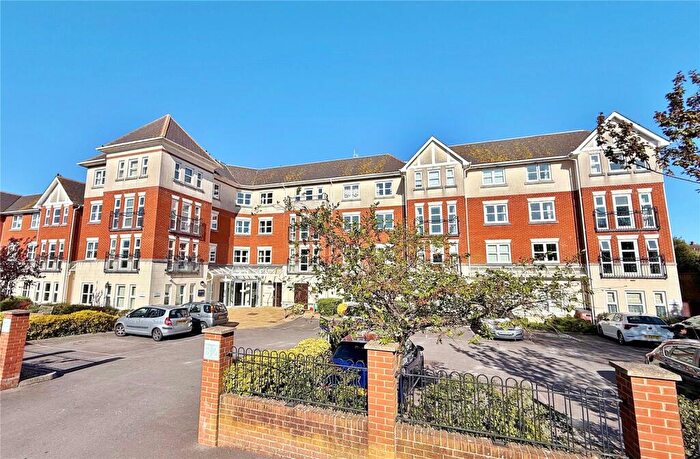 2 Bedroom Retirement Property For Sale In St. Botolphs Road, Worthing, West Sussex, BN11