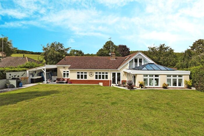 3 Bedroom Detached House For Sale In Valley Road, Fawkham, Kent, DA3