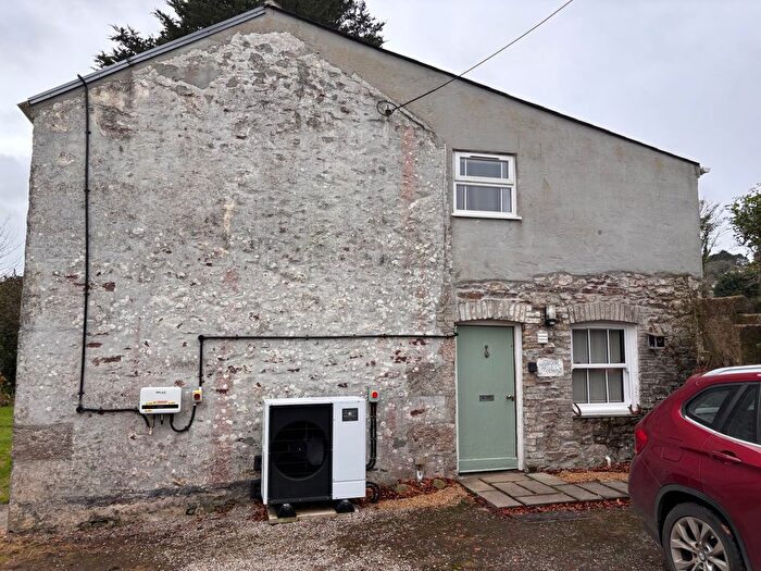 3 Bedroom Cottage To Rent In Squire Lane, Carharrack, TR16