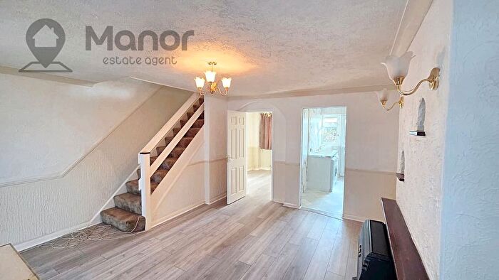 4 Bedroom Terraced House To Rent In Sussex Close, Ilford, IG4