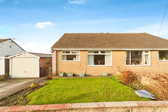 2 Bedroom Semi-Detached Bungalow For Sale In Dale View Road, Keighley, BD21