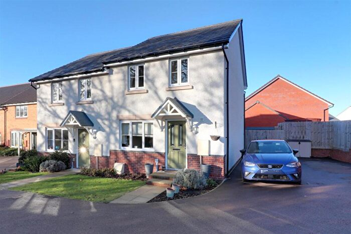 3 Bedroom Semi-Detached House For Sale In Thomas Tudor Way, Great Oldbury, Stonehouse, GL10