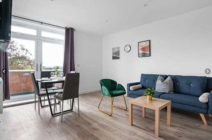 2 Bedroom Flat To Rent In Rickfords Hill, Aylesbury, HP20