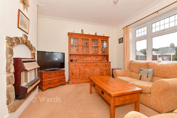 3 Bedroom Detached House For Sale In The Avenue, St. Margaret's At Cliffe, Kent, CT15