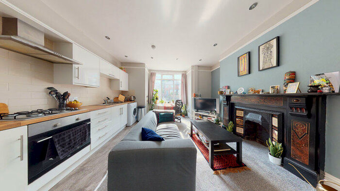 1 Bedroom Flat To Rent In Meanwood Road, Meanwood, Leeds, LS7