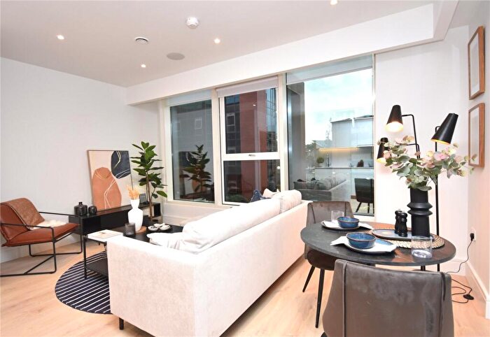 1 Bedroom Flat To Rent In Walton Street, Aylesbury, HP21