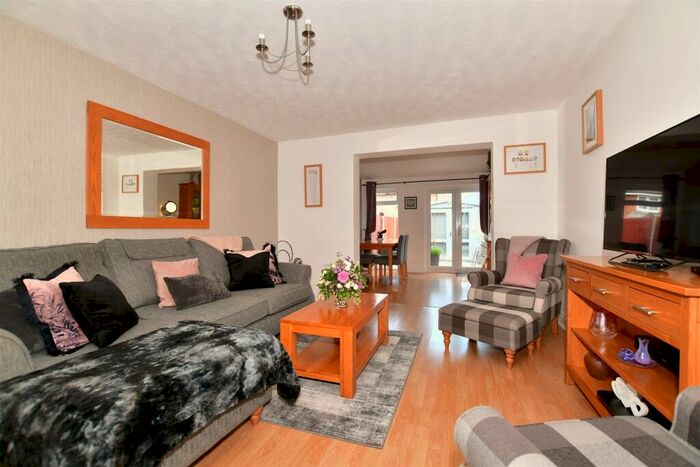 2 Bedroom Terraced House For Sale In Lucas Road, Snodland, Kent, ME6