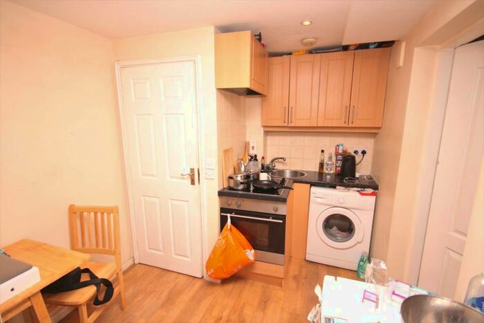 1 Bedroom Flat To Rent In Offord Road, Islington, N1