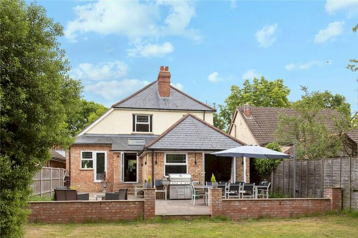 4 Bedroom Detached House For Sale In Coleford Bridge Road, Mytchett, GU16