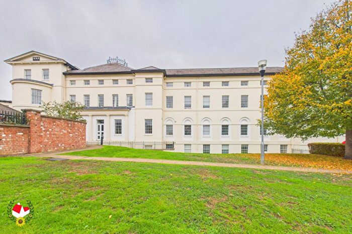 2 Bedroom Flat For Sale In The Crescent, Gloucester, GL1