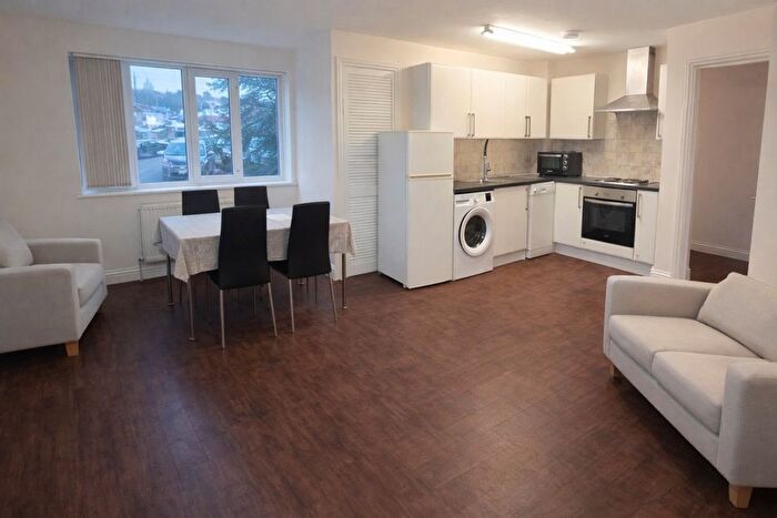 Studio To Rent In The Vale, Golders Green, NW11