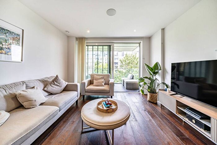 2 Bedroom Flat To Rent In Central Avenue, Fulham, London, SW6