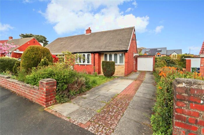 2 Bedroom Bungalow For Sale In Deneway, Rowlands Gill, NE39