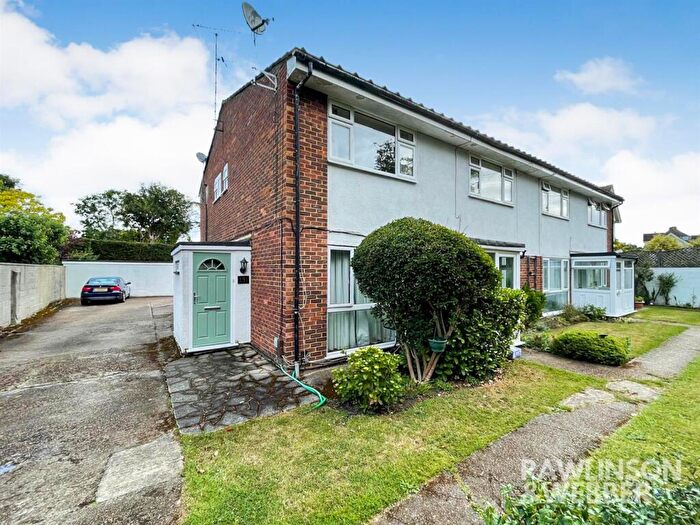 2 Bedroom Maisonette For Sale In Molesey Park Road, East Molesey, KT8