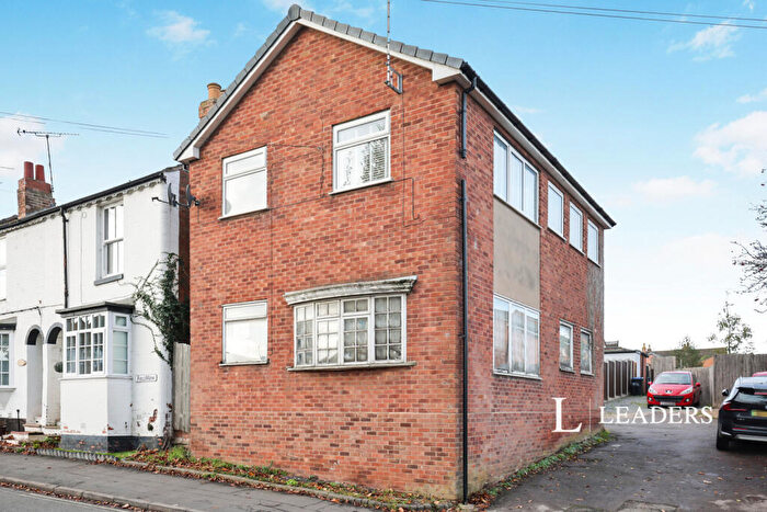 2 Bedroom Flat To Rent In Chapel Court, Murcott Road East, Whitnash, CV31