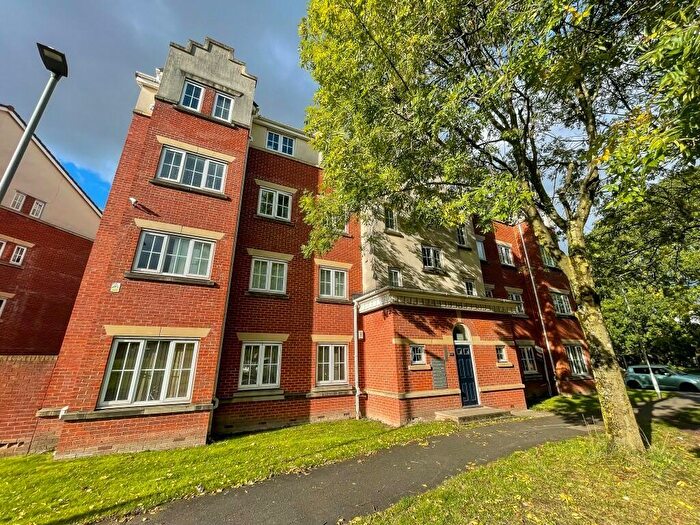 2 Bedroom Flat To Rent In Hyde Road, Manchester, Greater Manchester, M12