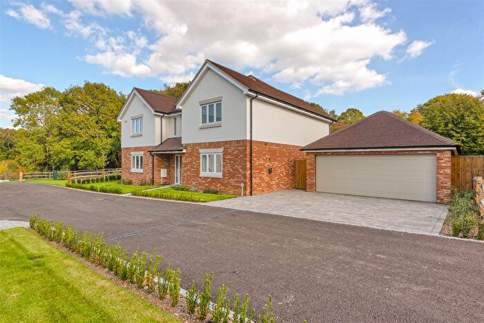 4 Bedroom Detached House For Sale In Barfield Gardens, Offham, West Malling, ME19