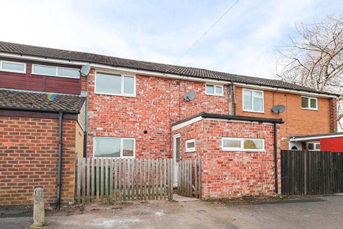 3 Bedroom Terraced House To Rent In Kenilworth Close, Macclesfield, SK11