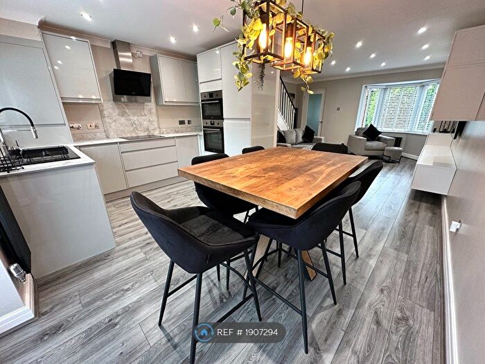 3 Bedroom Semi-Detached House To Rent In Petworth Close, Manchester, M22