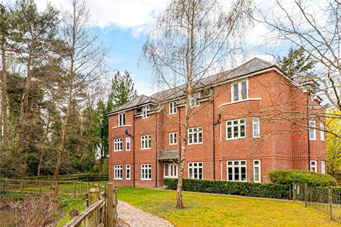 2 Bedroom Apartment For Sale In Rowlock Gardens, Hermitage, Thatcham, Berkshire, RG18